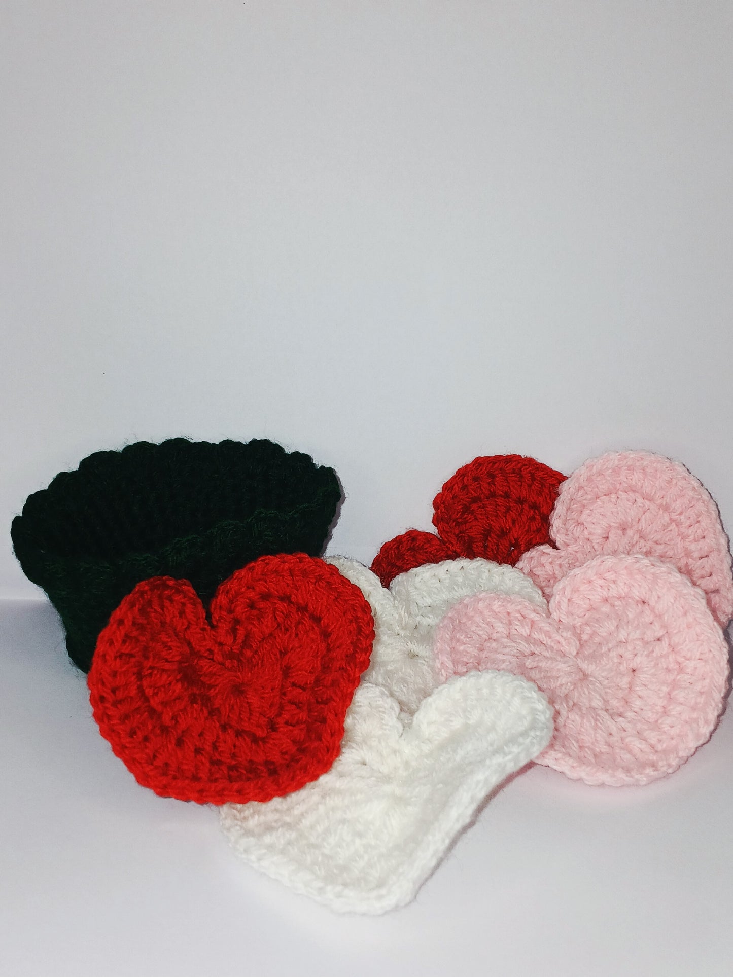 Heartfelt Bloom – Crochet Centerpiece with Hidden Coasters