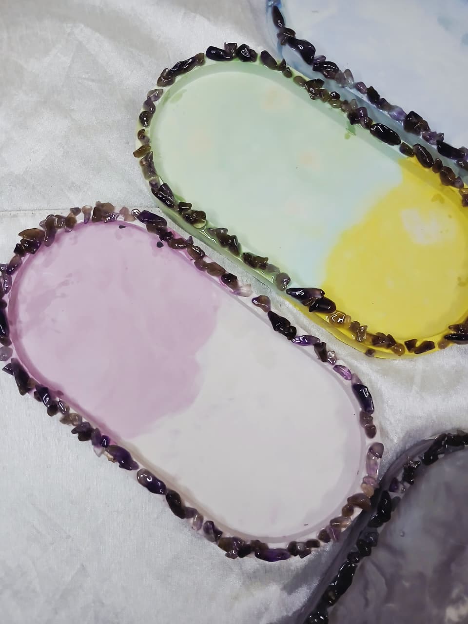 Amethyst Stone Outlined Oval Tray – Elegant Handmade Decorative & Jewelry Organizer
